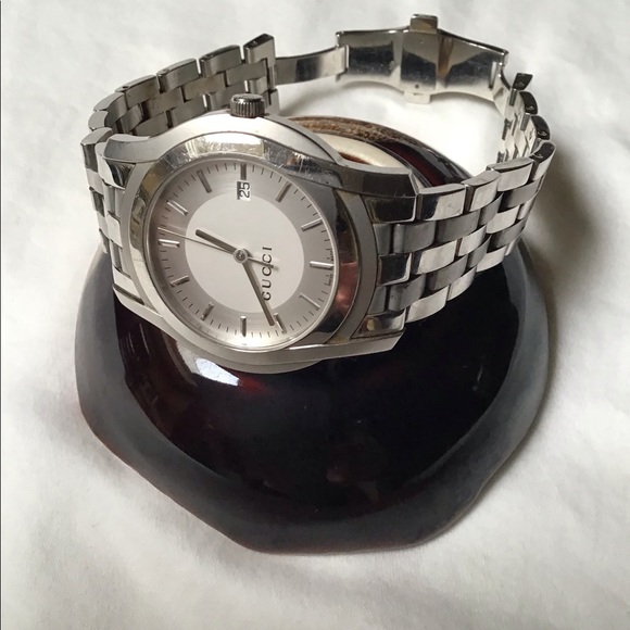 Gucci 550 Xl Stainlesssteel Mens Watch 